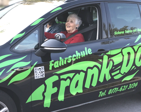 Senioren bei der Fahrschule Frank Dopf in Karlsruhe